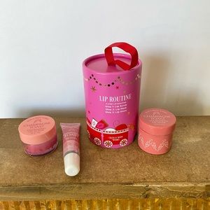Bath & Body Works Champagne Toast Lip Mini Gift Set-Mask, Scrub & Gloss